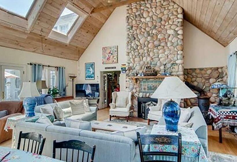 فندق West Tisbury Inn