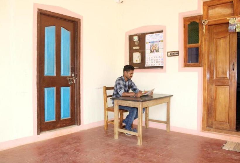 بنسيون Auro Gp Guest House