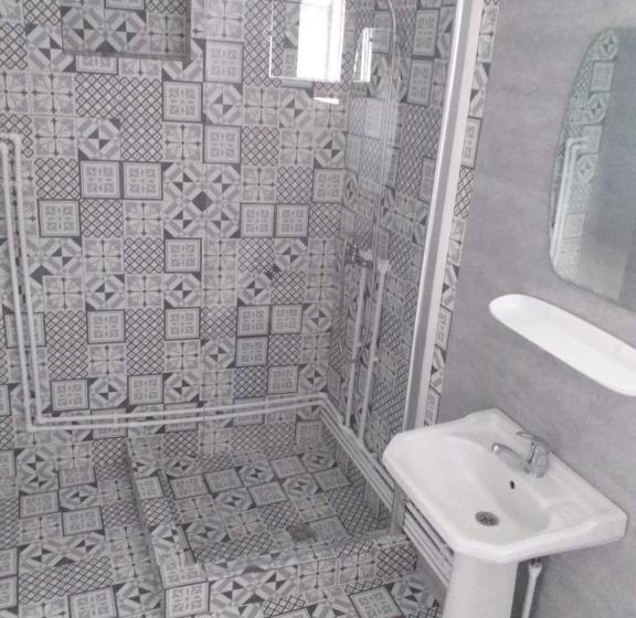 פנסיון Cris & Mona