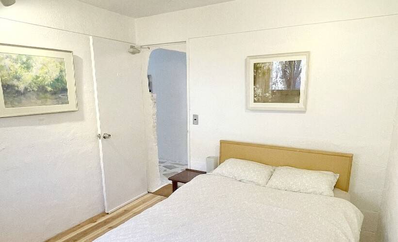 פנסיון Gallery Hara And Guest House