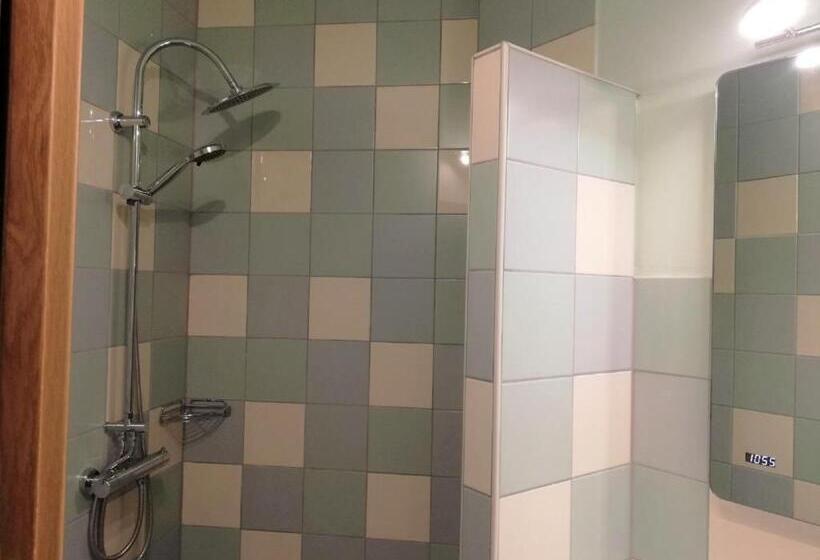 פנסיון Haus Monti