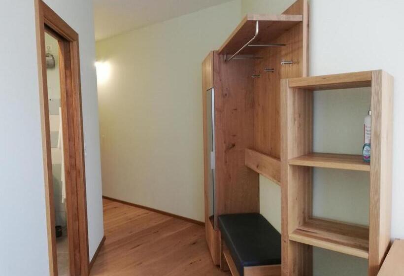 פנסיון Haus Monti