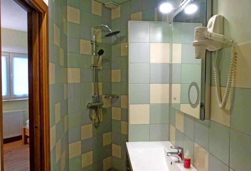 פנסיון Haus Monti