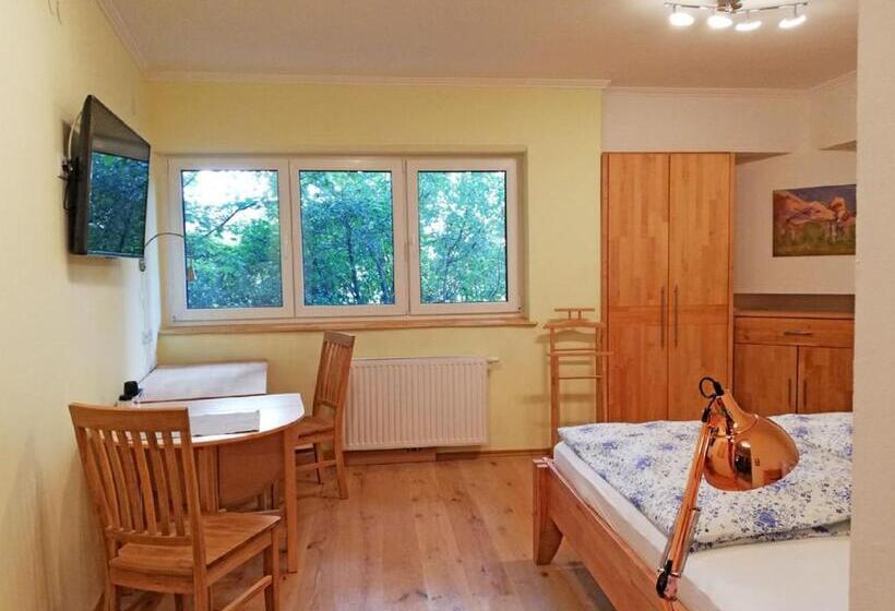 פנסיון Haus Monti