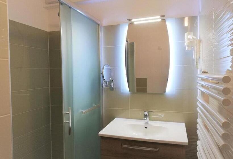 פנסיון Haus Monti