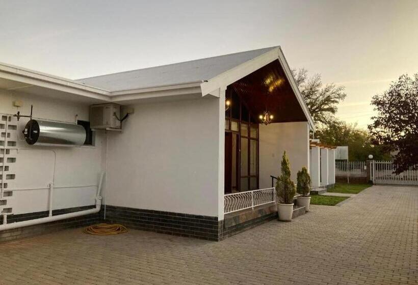 פנסיון Hearts Haven