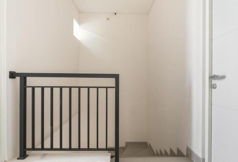 膳宿费 Koolkost Near T2 Juanda Airport