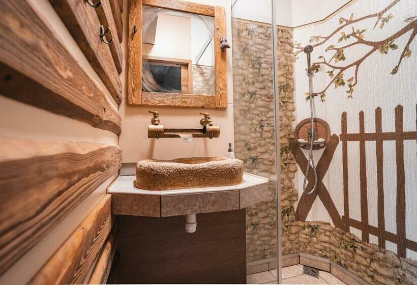 膳宿费 Luční Penzion