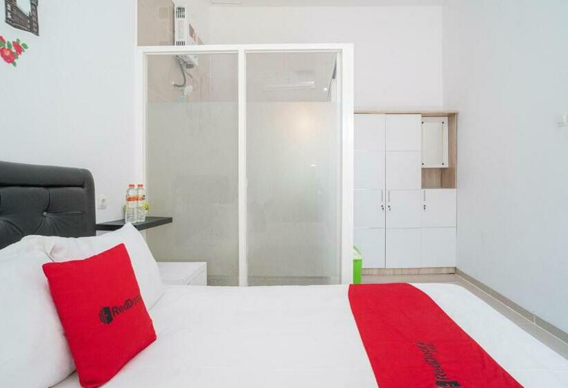 ペンション Reddoorz Syariah At Winong Nganjuk