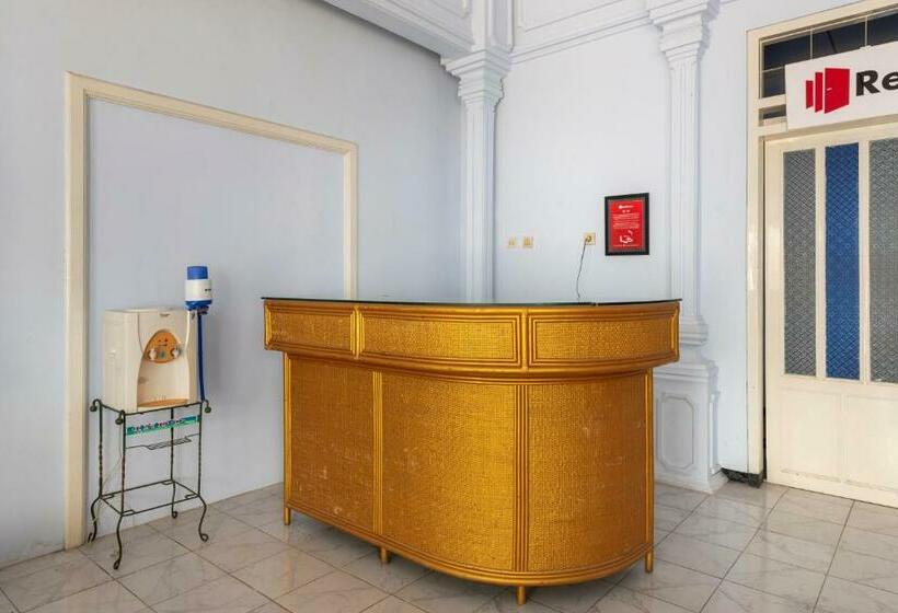 펜션 Reddoorz Syariah @ Bondowoso City Center