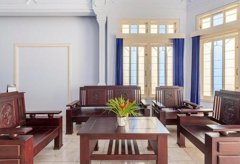 펜션 Reddoorz Syariah @ Bondowoso City Center