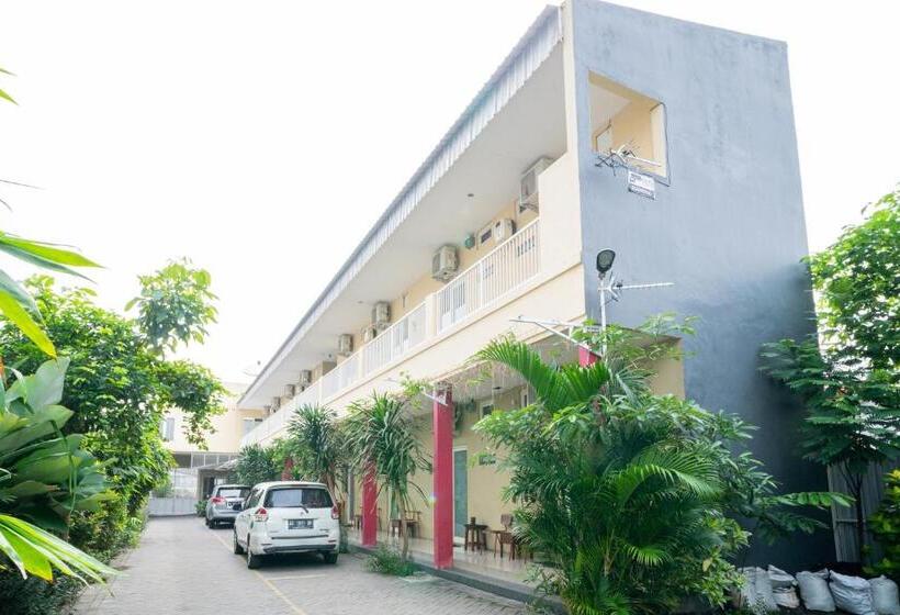 بنسيون Reddoorz Syariah Near Suncity Mall Sidoarjo