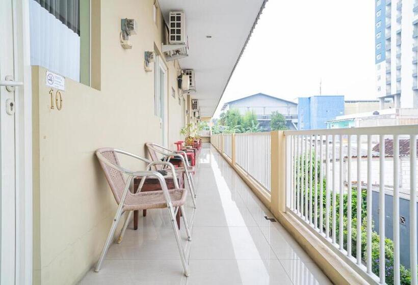 بنسيون Reddoorz Syariah Near Suncity Mall Sidoarjo