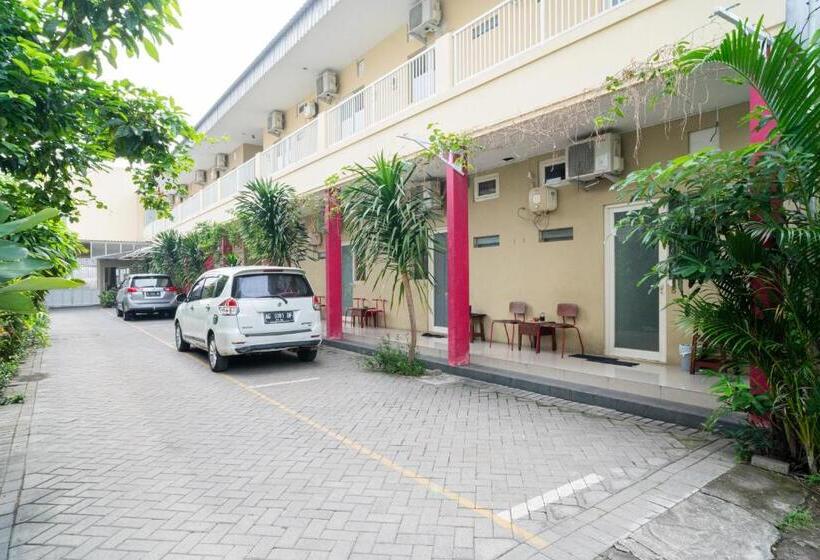 بنسيون Reddoorz Syariah Near Suncity Mall Sidoarjo