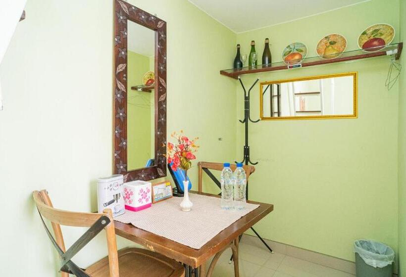 بنسيون Reddoorz Syariah Near Suncity Mall Sidoarjo