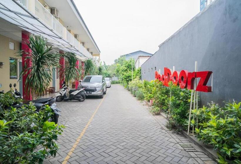بنسيون Reddoorz Syariah Near Suncity Mall Sidoarjo