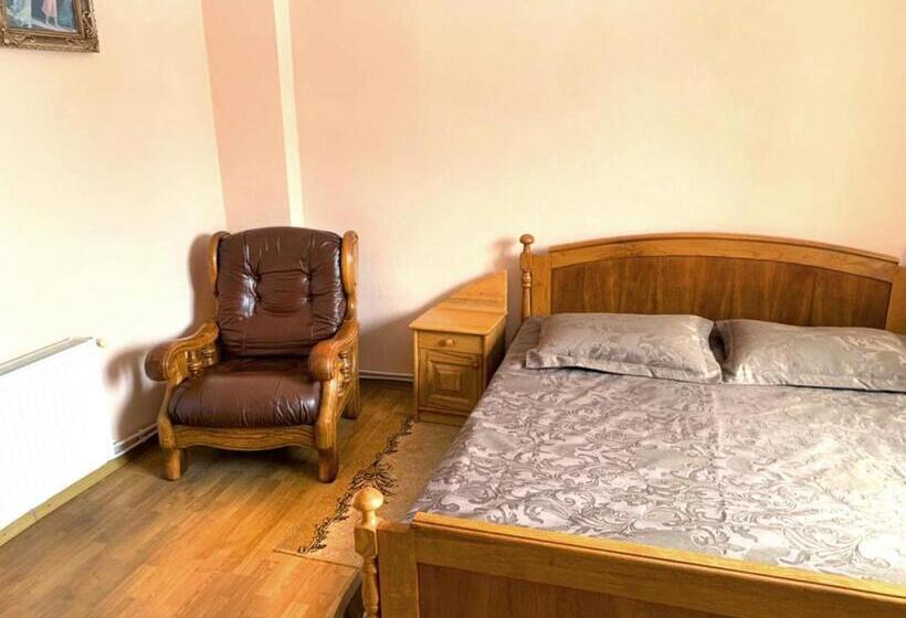 Majatalo зелений дім   Viridi House