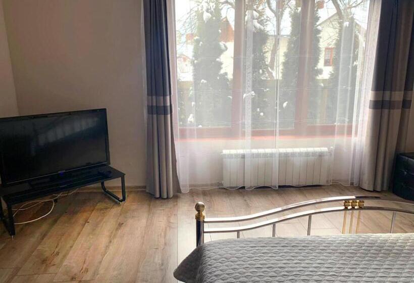 Majatalo зелений дім   Viridi House