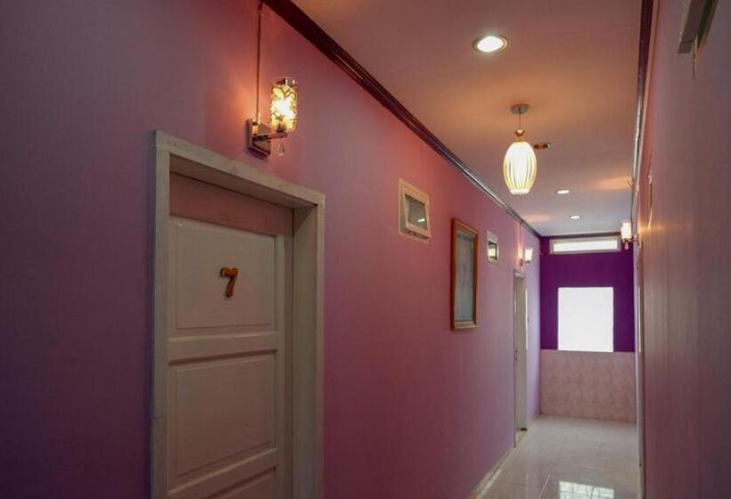 Reddoorz @ Hotel Aulia Majene