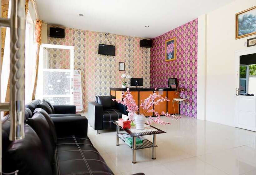 Reddoorz @ Hotel Grand Aulia Majene