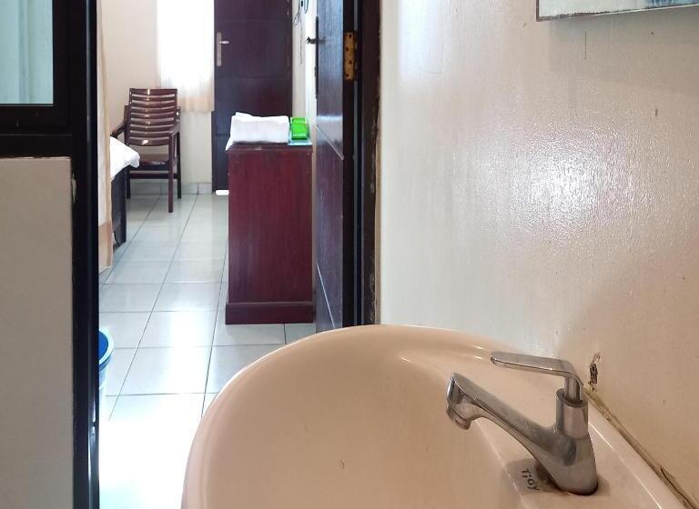 Reddoorz Syariah At Hotel Pandan Wangi Near Alun Alun Sidoarjo