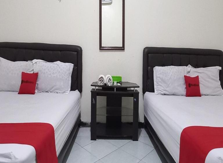 Reddoorz Syariah At Hotel Pandan Wangi Near Alun Alun Sidoarjo