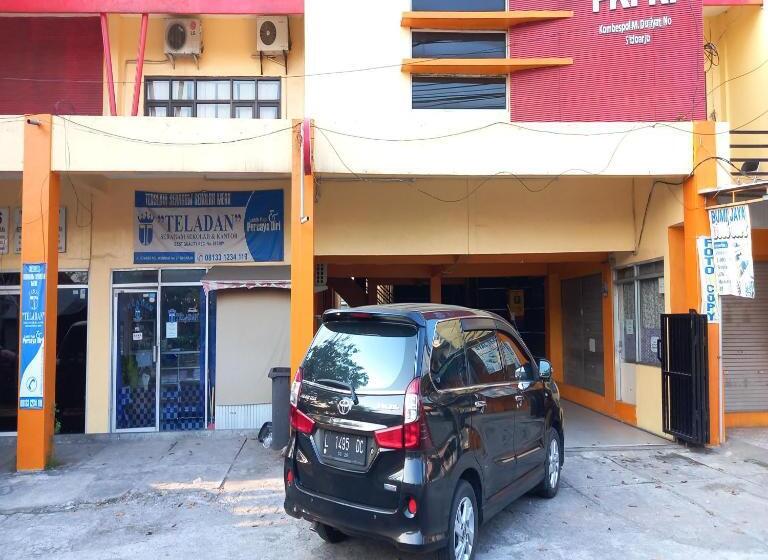 Reddoorz Syariah At Hotel Pandan Wangi Near Alun Alun Sidoarjo