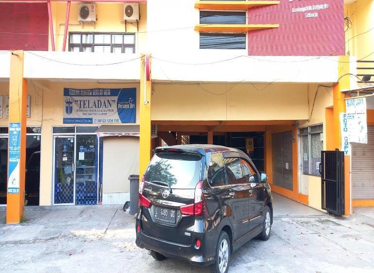 Reddoorz Syariah At Hotel Pandan Wangi Near Alun Alun Sidoarjo