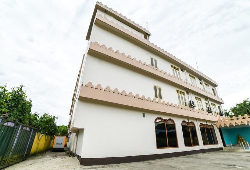 Spot On 62000 Hotel The Raj Palace