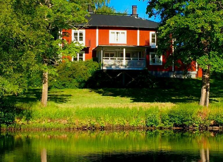 Sundets Gård   Bed & Breakfast