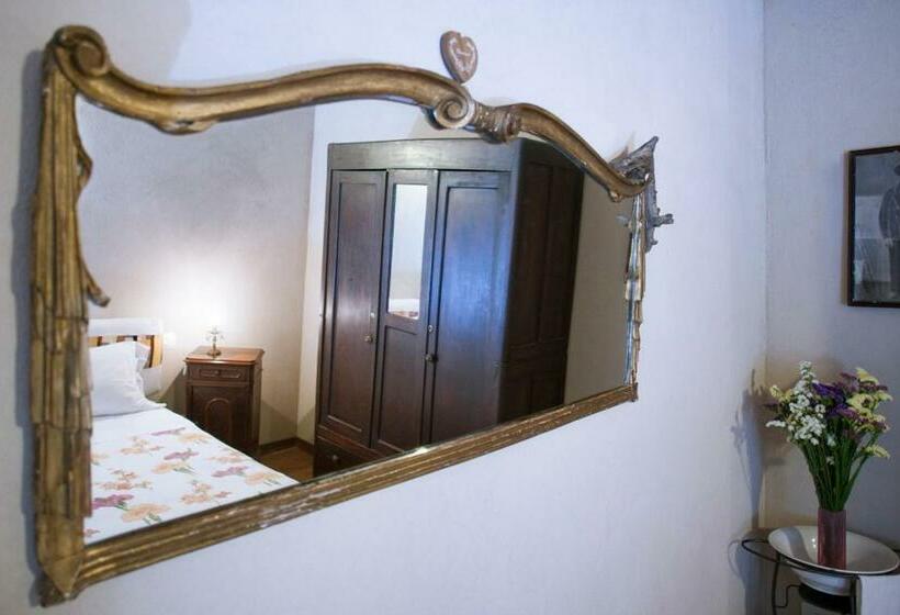 הוסטל I Chimi Locanda Di Frassino