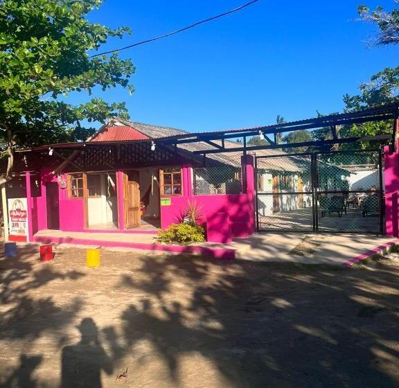 فندق صغير Yaharo Posada Turística