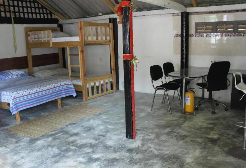 فندق صغير Yaharo Posada Turística