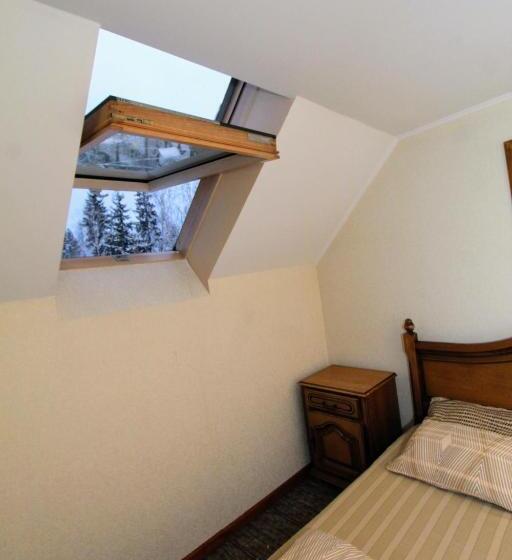 تختخواب و صبحانه затишний міні готель Rosky