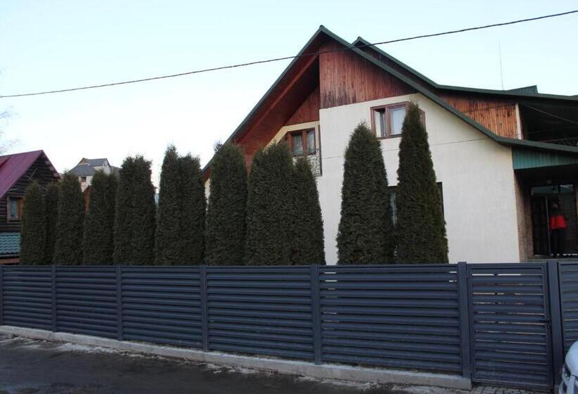 تختخواب و صبحانه затишний міні готель Rosky