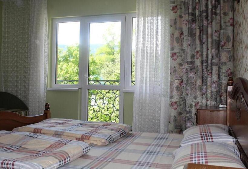 تختخواب و صبحانه затишний міні готель Rosky