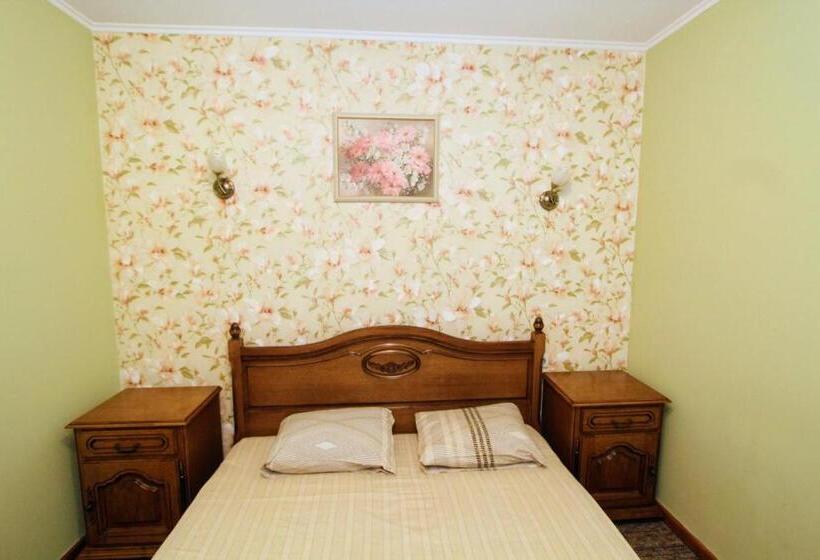 تختخواب و صبحانه затишний міні готель Rosky