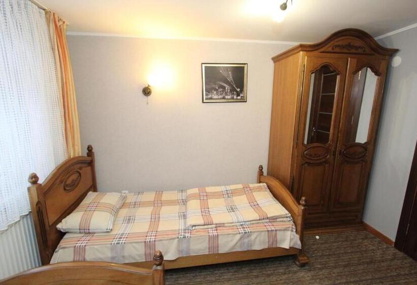 تختخواب و صبحانه затишний міні готель Rosky