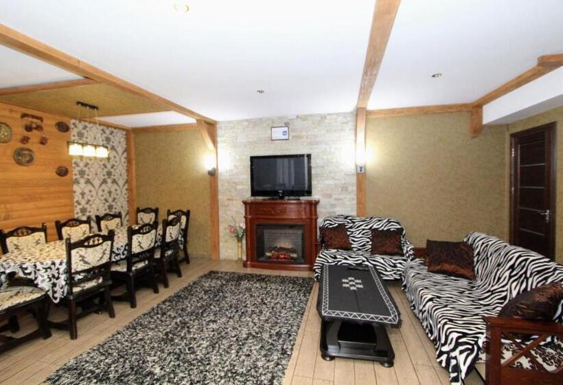 تختخواب و صبحانه затишний міні готель Rosky