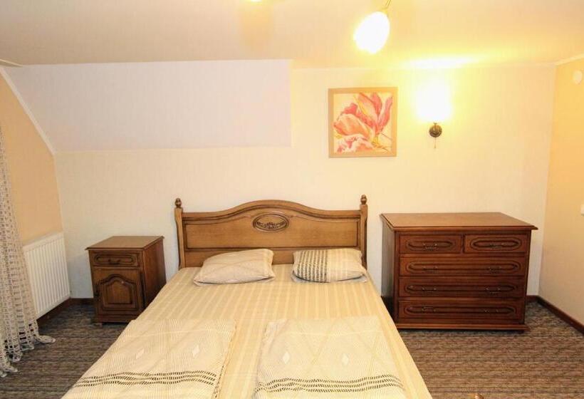 تختخواب و صبحانه затишний міні готель Rosky