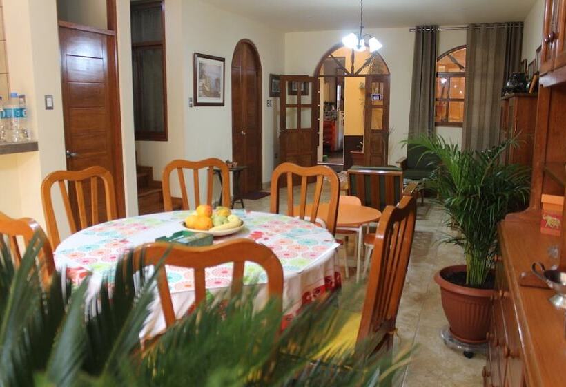 تختخواب و صبحانه Casa Huéspedes Pimentel