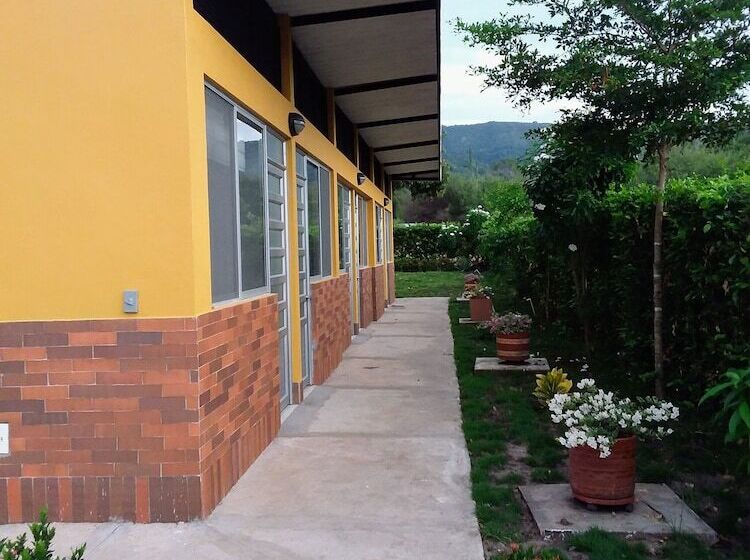 مبيت وإفطار C&h Campestre El Oasis