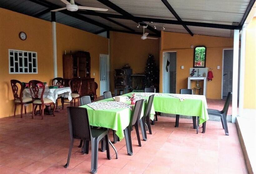 مبيت وإفطار C&h Campestre El Oasis