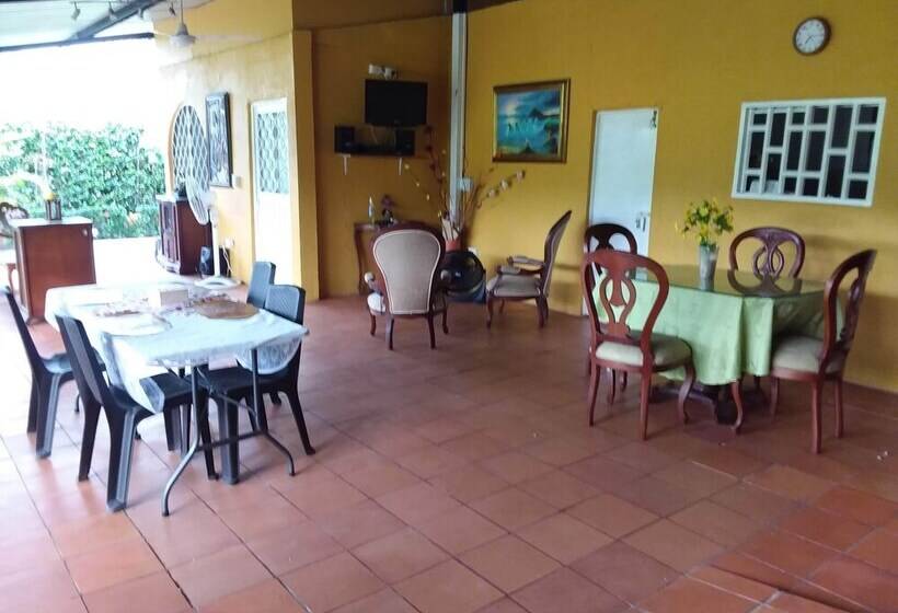 مبيت وإفطار C&h Campestre El Oasis