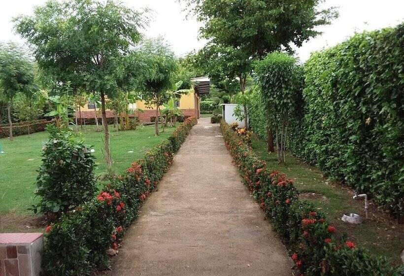 مبيت وإفطار C&h Campestre El Oasis