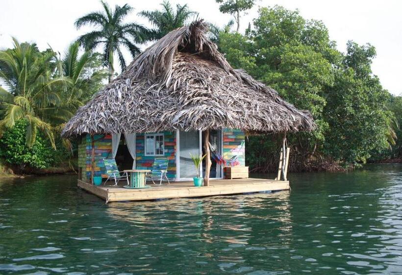 민박 El Toucan Loco Floating Lodges