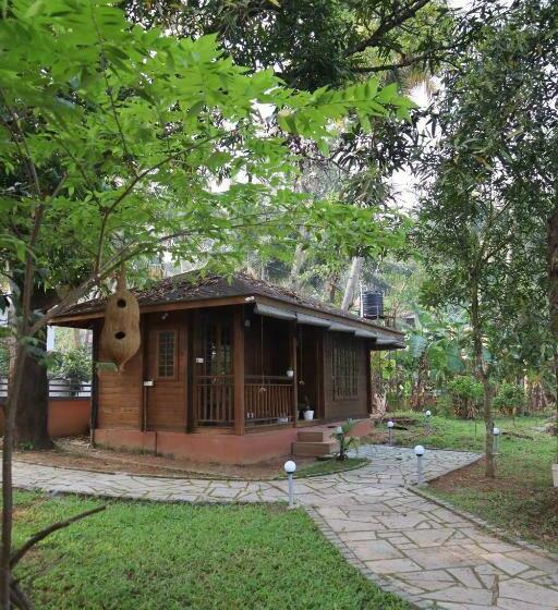 مبيت وإفطار Green Chromide River View Wooden House