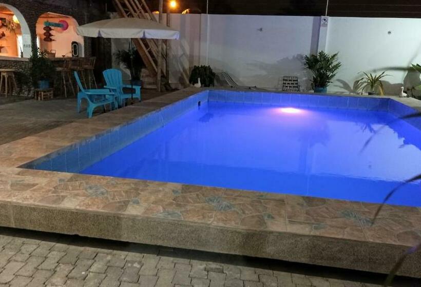 تختخواب و صبحانه Hostal Villa Brisa