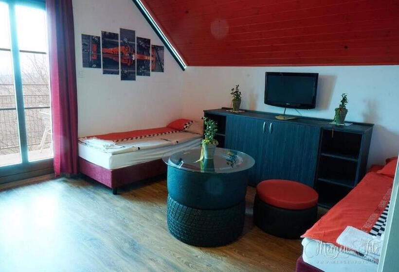 ベッドアンドブレックファースト Kamarás Ring House