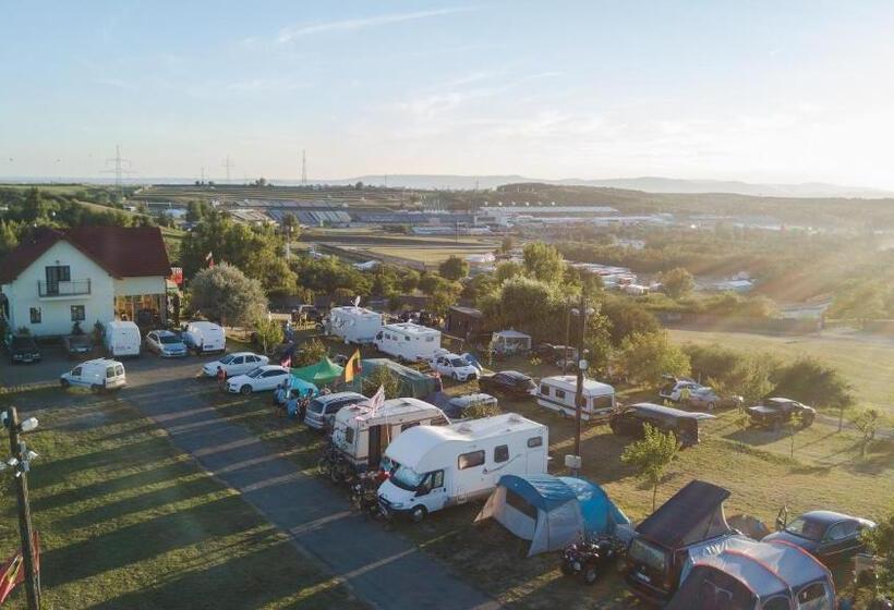 مبيت وإفطار Kamarás Ring House